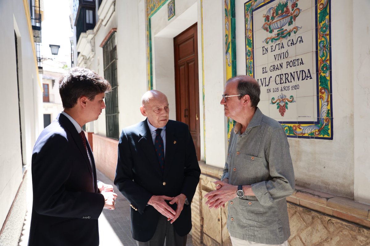 ateneodesevilla's tweet photo. 📖✨ Abierta la convocatoria del III Premio de Poesía Generación del 27.

El Ateneo de Sevilla, con la colaboración de la @dipusevi , pone en marcha una nueva edición de este certamen en sus modalidades de adulto y joven

🗣️«Estamos muy contentos porque la repercusión que está teniendo el Premio de Poesía Generación del 27 no es solo nacional, sino también internacional».

📅 El plazo de presentación de originales permanecerá abierto hasta el 15 de septiembre de 2026. 

#ateneodesevilla