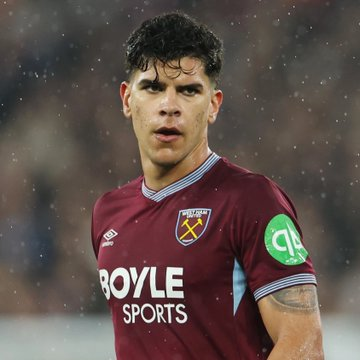 indykaila's tweet photo. Exclusive 💣

Manchester United officials have made the trip to London today to engage in high-level discussions with West Ham regarding the potential transfer of Mateus Fernandes. 

This is a significant move, as both clubs are keen to finalize the details. We expect Manchester United to submit an official bid within the next 48 hours if payment terms are agreed.
