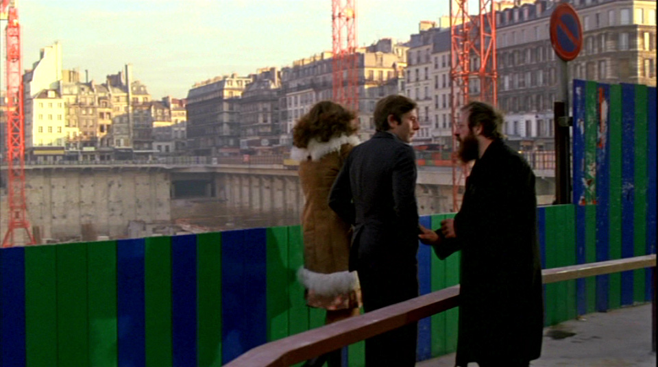 Cineluctable's tweet photo. @ThierryWetzel Tu as aussi Le locataire de Polanski (1976). Où tu vois le trou des Halles en construction.
👉 https://t.co/WB1g46GqkS https://t.co/372LbDbeLC