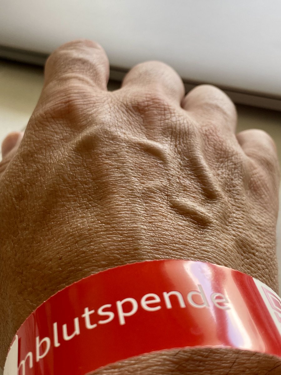 planwerk's tweet photo. Ich habe heute zum 42. mal Blut gespendet. Solange ich gesund bin, möchte ich diesen Beitrag für meine Mitmenschen erbringen, in dem Gewissen, hier helfen zu können. Bedenkt immer: machen ist besser als brauchen. Also mach auch du mit. Jetzt! #Blutspende #BRK #DRK https://t.co/uyVAkuNT9T