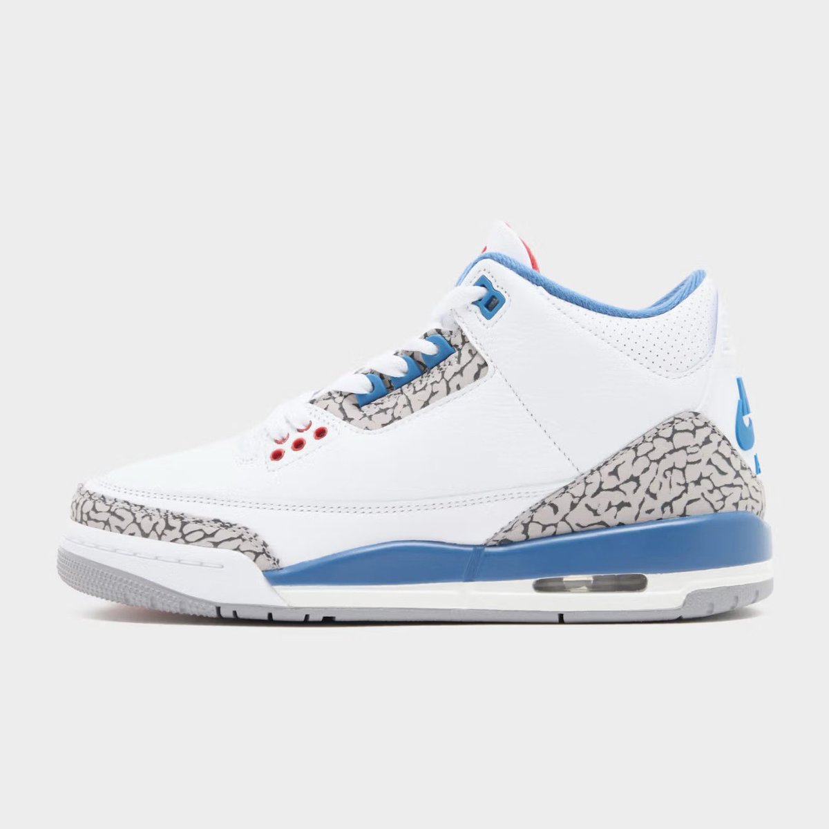 TheToeBox_'s tweet photo. Here’s a FIRST LOOK at the Air Jordan 3 Retro OG GS “True Blue”. 

These will arrive in full family sizing and is set to release on July 18, 2026. Retail is $230 USD / $300 CAD 🐘🔵 https://t.co/K7XT7NENjJ