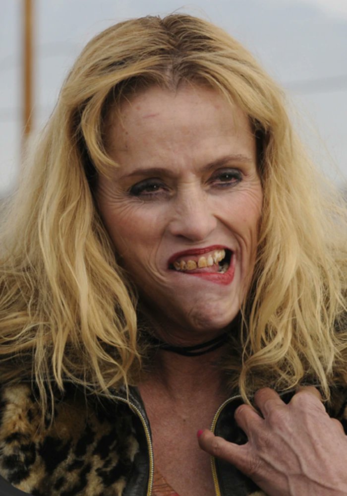 RisingStarCom's tweet photo. @HaileyEira Why did they model her after the homeless prostitute from Breaking Bad? https://t.co/JpcLpinAFU