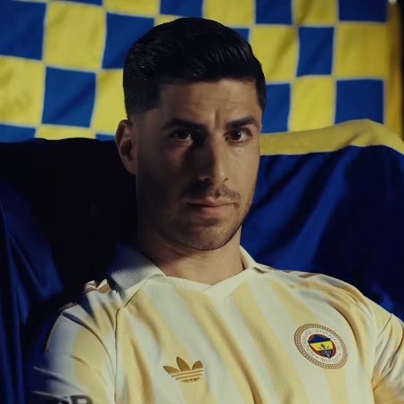 merblus's tweet photo. Fenerbahçe’s prince 🤍 https://t.co/wtNI0Tu5XJ
