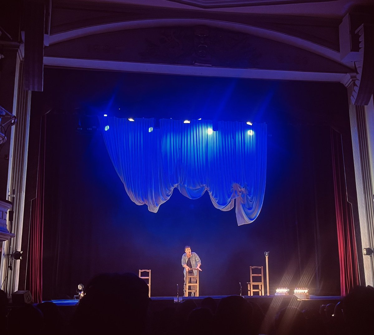 damiandelator's tweet photo. Increíble. El Brote es de lo mejor que ha pasado por el @TeatroSucreQ. Bien por la #FiestaEscenica que cumple 10 años, pero trae obras que durarán más en la memoria. En tiempos económicos duros, si tienen la oportunidad de invertir, no dejen de ir al teatro 🎭👇🏽 https://t.co/b4uRSqQ8ll