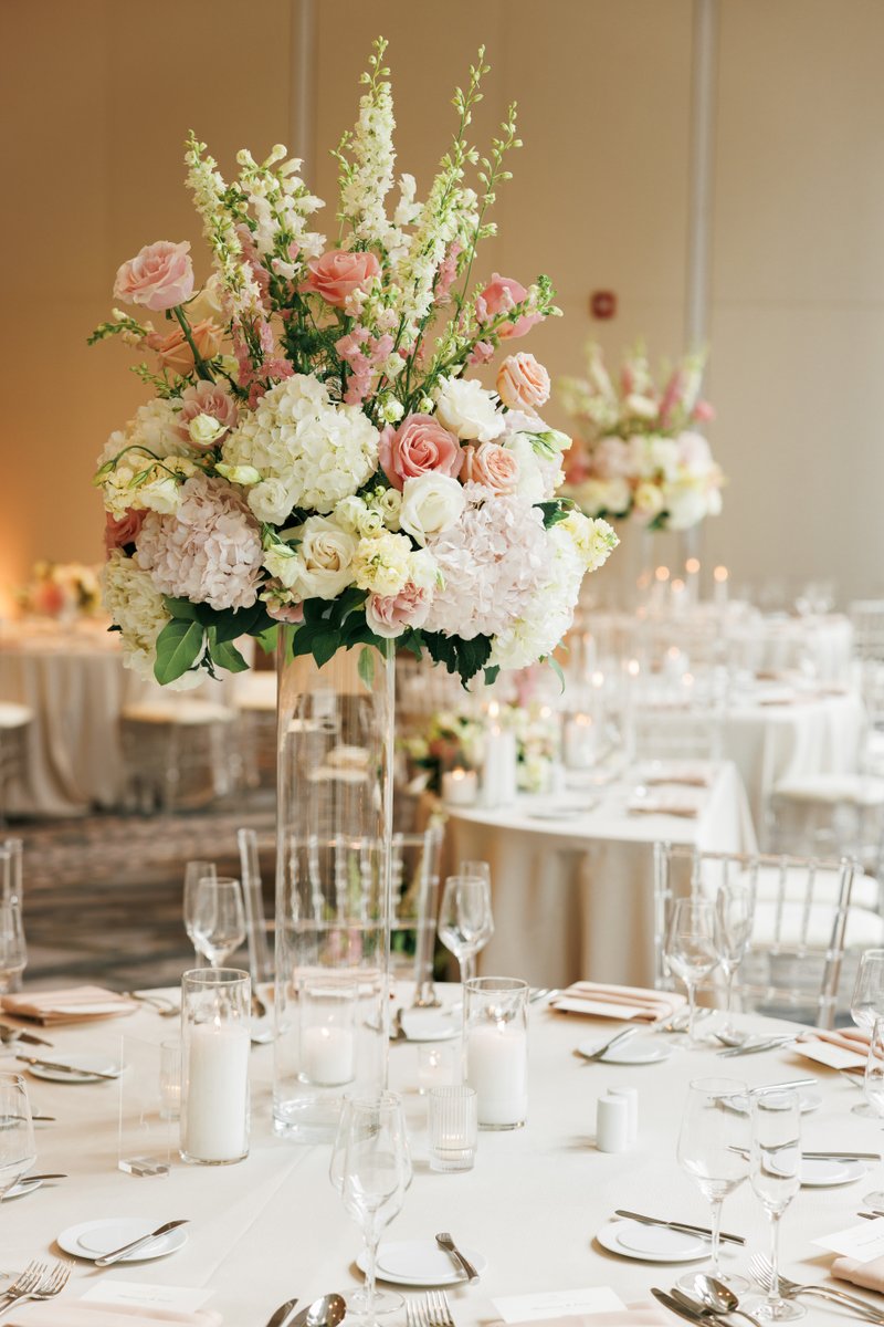 LHChicago's tweet photo. Set the scene for an unforgettable wedding. 🥂 https://t.co/blbqvMGEY9

📷: https://t.co/KZpsrzLctg https://t.co/cEhKJsCbJX
