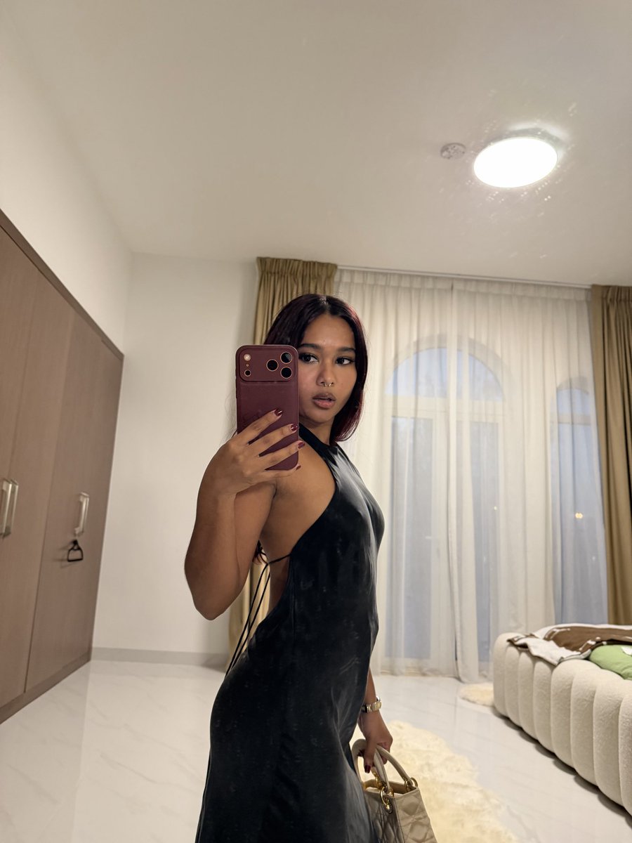 Mia Z SFW tweet media
