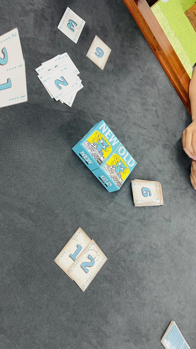 entry_boardgame's tweet photo. クローズしました🚪🌱

平日でしたが、たくさんのお客様にお越しいただけてとても嬉しかったです🎲✨
新規のお客様にもボードゲームを楽しんでいただけて、幸せな一日でした😊

明日も13時からオープン！
お待ちしてます🌱

#ENTRYなう https://t.co/k1tC05wlCE