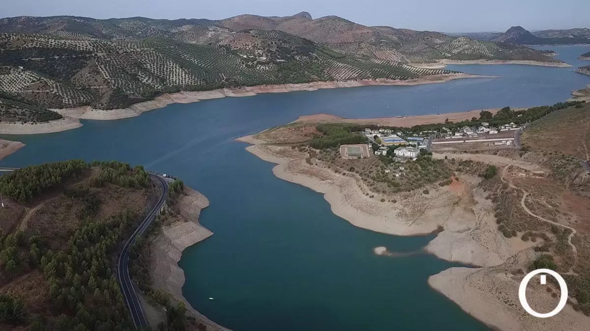 BlueCommunity_N's tweet photo. Water Crisis in South Spain – Again
Water restrictions in towns in Malaga have once again brought the transfer of water from the Iznájar reservoir to the forefront.
https://t.co/X3vzTb1aur https://t.co/TyPBAZFeV6