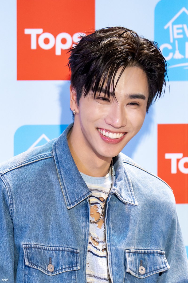 Hareshine's tweet photo. อะไรก็ไม่ทำให้ใจเต้นแรงเท่าตกหลุมรักนักดนตรีหรอก 🤟🏻

PSDFAM HOMEBABYFAIR AT TOPS

#DownyXPerthSanta
#PerthTanapon @perthppe https://t.co/yICzMtx5Kq