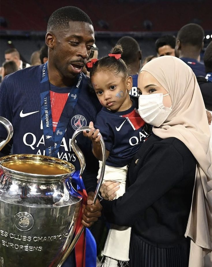 aemaedkickoff's tweet photo. 🚨 Osman dembélé's dating history:

2011 _ Single 💔
2012 _ Single 💔
2013 _ Single 💔
2014 _ Single 💔
2015 _ Single 💔
2016 _ Single 💔
2017 _ Single 💔
2018 _ Single / Undisclosed Private Life 💔
2019 _ Undisclosed... See below https://t.co/RrBUqerD2e