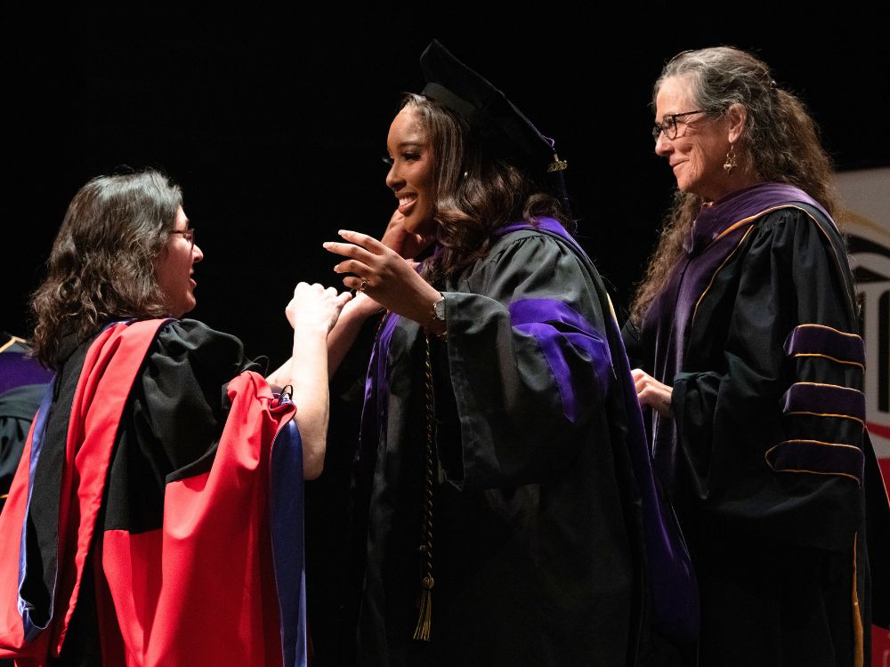 UMDLaw's tweet photo. “I encourage you to run toward the injustice, not away from it.”

A powerful message from Judge Brendan Hurson, JD ’05, to the University of Maryland Francis King Carey School of Law Class of 2026.

Congratulations, graduates! 

https://t.co/JvRDy6nDDg https://t.co/UIcCL2aDBR