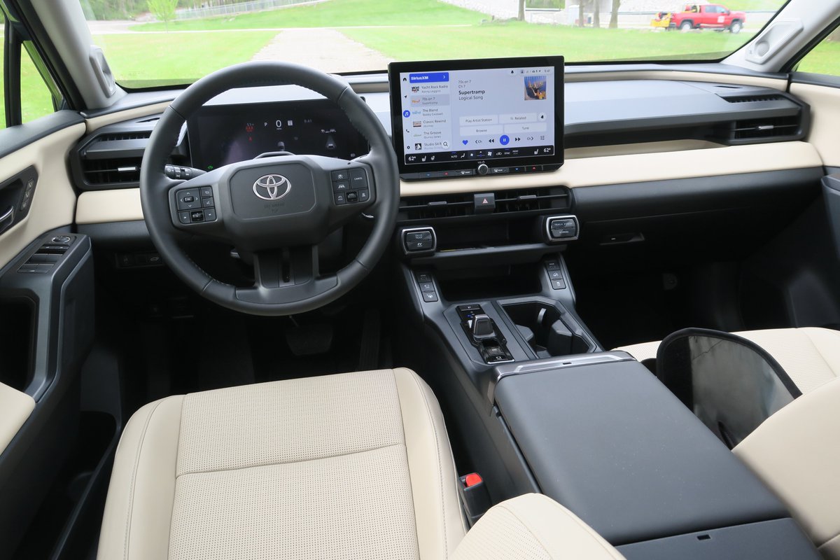 TechMobilityPod's tweet photo. After decades of car reviewing, it is rare to find a compact SUV with almost no major weaknesses. The 2026 Toyota RAV4 Hybrid gets very close, with excellent fuel economy, up to ~500 miles of range, and easy everyday drivability—plus a few surprising drawbacks I unpack in this episode.
https://t.co/t44nVHvuh6

#ToyotaRAV4 #RAV4Hybrid #HybridSUV #CarReview #AutoPodcast #TechMobilityTopics #toyotarav4 @Toyota  @mamaonline