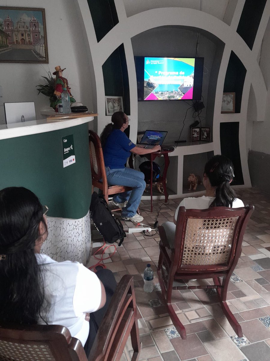 InturLeon's tweet photo. INTUR realizó en Hostal Clary la capacitación sobre las Técnicas 1: Lenguaje Básico y Estructura Organizacional y Técnica 2: 5’S del Programa Moderniza, fortaleciendo las capacidades de propietarios y colaboradores del sector turístico. 🤝📊 #NicaraguaFascinanteIrresistible https://t.co/j9nJVGhuvM