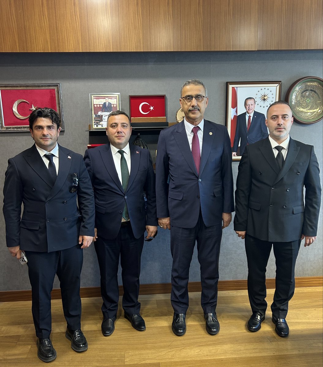 LBayraktar54's tweet photo. 📍 TBMM

▫️Kocaali Belediye Başkanımız Turan Yüzücü, AK Parti Kocaali İlçe Başkanımız İsmail Demir ve MHP Kocaali İlçe Başkanımız Adnan Arar’ı,

▫️AK Parti Sakarya İl Yedek Yönetim Kurulu Üyemiz Rıfat Onat, Sakarya Rizeliler Derneği Başkanı Erkan Azman ve Yönetim Kurulu Üyesi Recep Tayyip Yüce’yi Gazi Meclisimizde misafir ettik.

Nazik ziyaretleri için kendilerine teşekkür ediyorum.