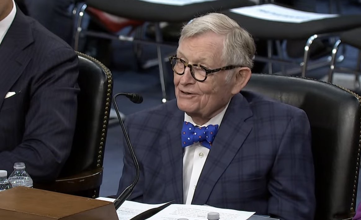 ByCasagrande's tweet photo. Former college president (Vanderbilt, Ohio State, West Virginia) Gordon Gee testifies he’s been part of the problem by agreeing to massive coaching salaries, for example. https://t.co/54vG1xT1ZK