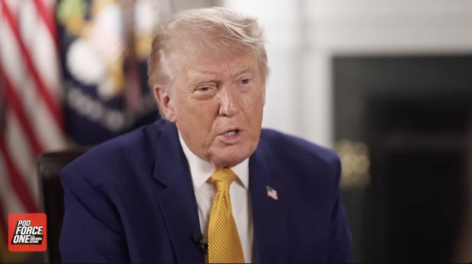 mark_slapinski's tweet photo. Trump's tilted head coupled with a swollen eye have lead to speculation that the president had a stroke, or a related head injury due to old age. 

Subscribe to my YouTube channel for more content: https://t.co/lxKQXr1Srh https://t.co/RIntmC2ipv