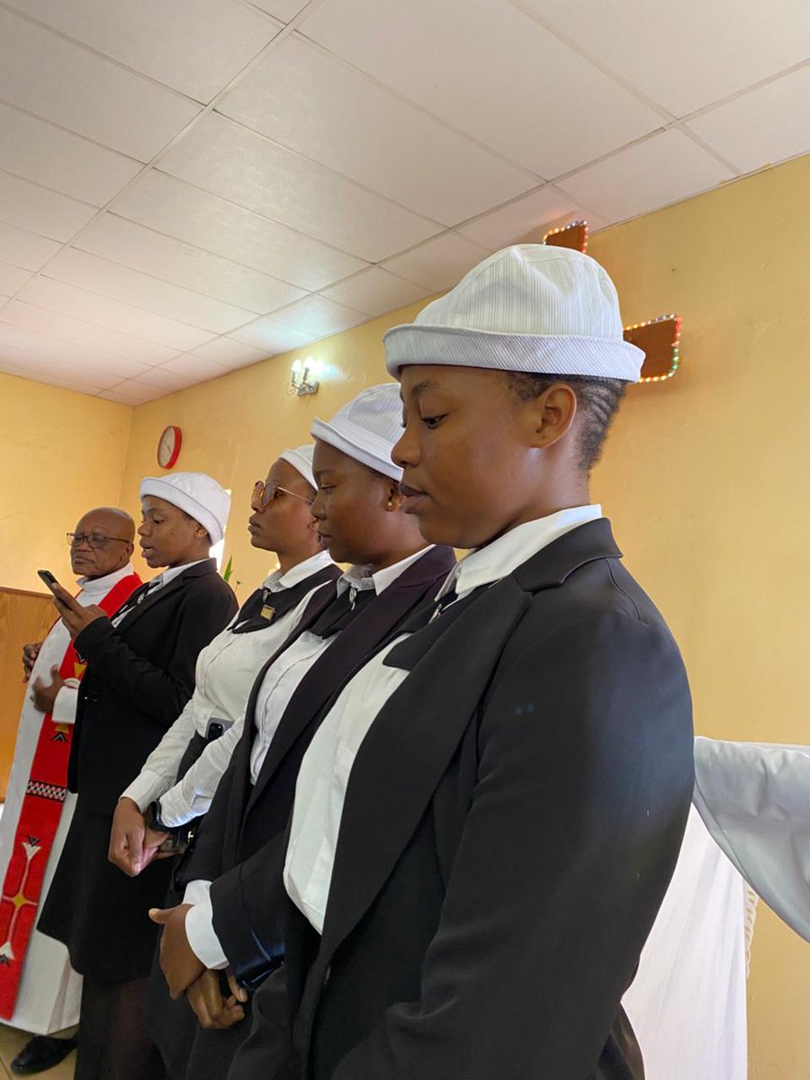 Mbahlee_'s tweet photo. Last year Phokoane Parish ELCSA Youth League installations 🤏🏽 Here am I send me Lord    "Isaiah 6:8"  gang 🤍🖤 https://t.co/i5mV1q9i9v