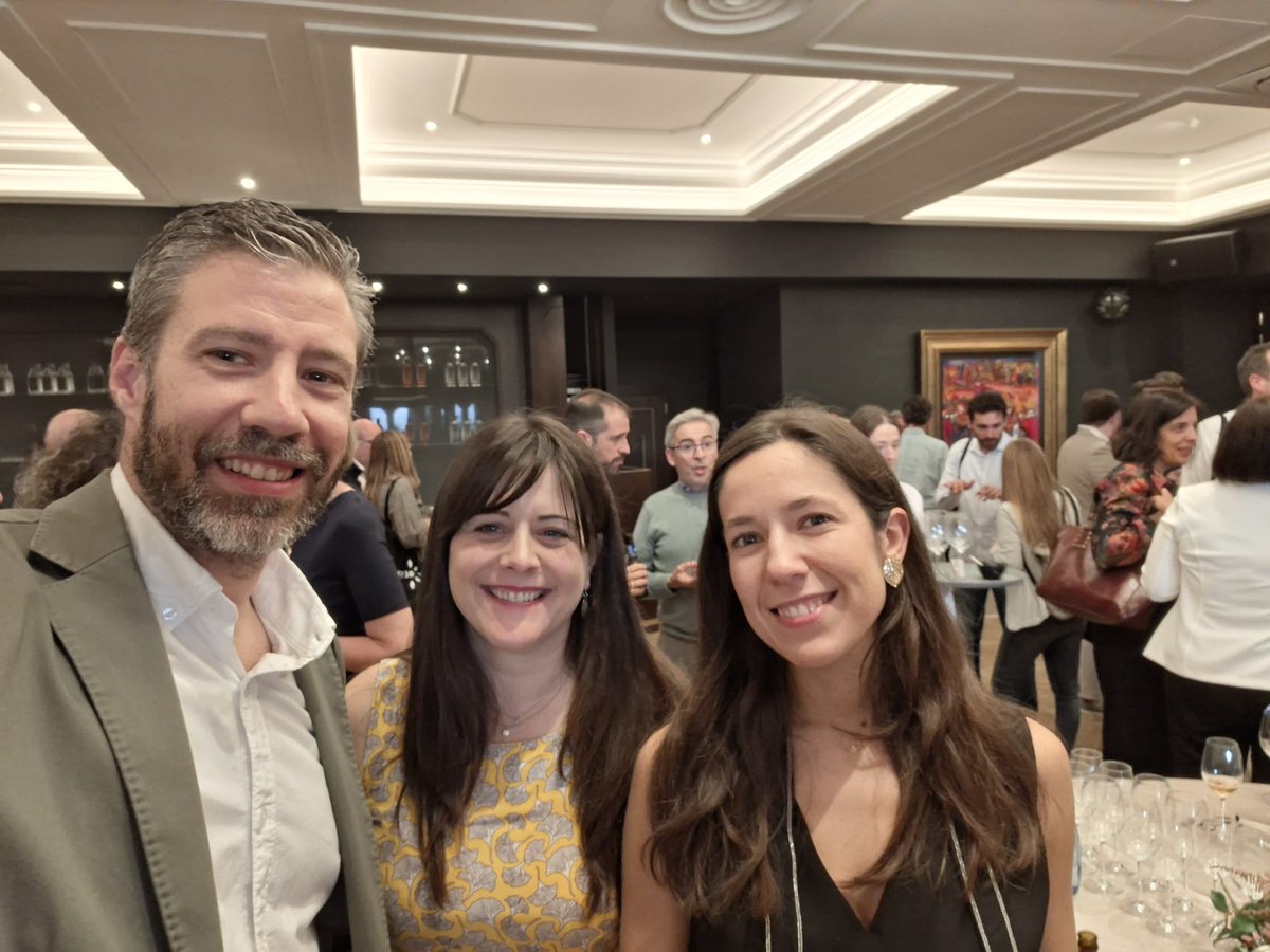 Food4LifeSPAIN's tweet photo. 📢 Nuestro secretario técnico, @GironellaJuan, asistió ayer a la celebración del décimo aniversario de @NagrifoodClust.

👏🏻 Desde la #PTF4LS felicitamos a #NAGRIFOOD por estos diez años de trayectoria e impulso de la innovación y la competitividad del sector agroalimentario. https://t.co/zZOwcMYkX8