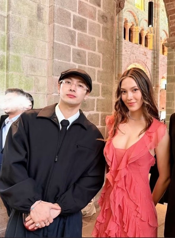yu_ni852's tweet photo. The amount of talent in this pic https://t.co/WffhvsIAvh