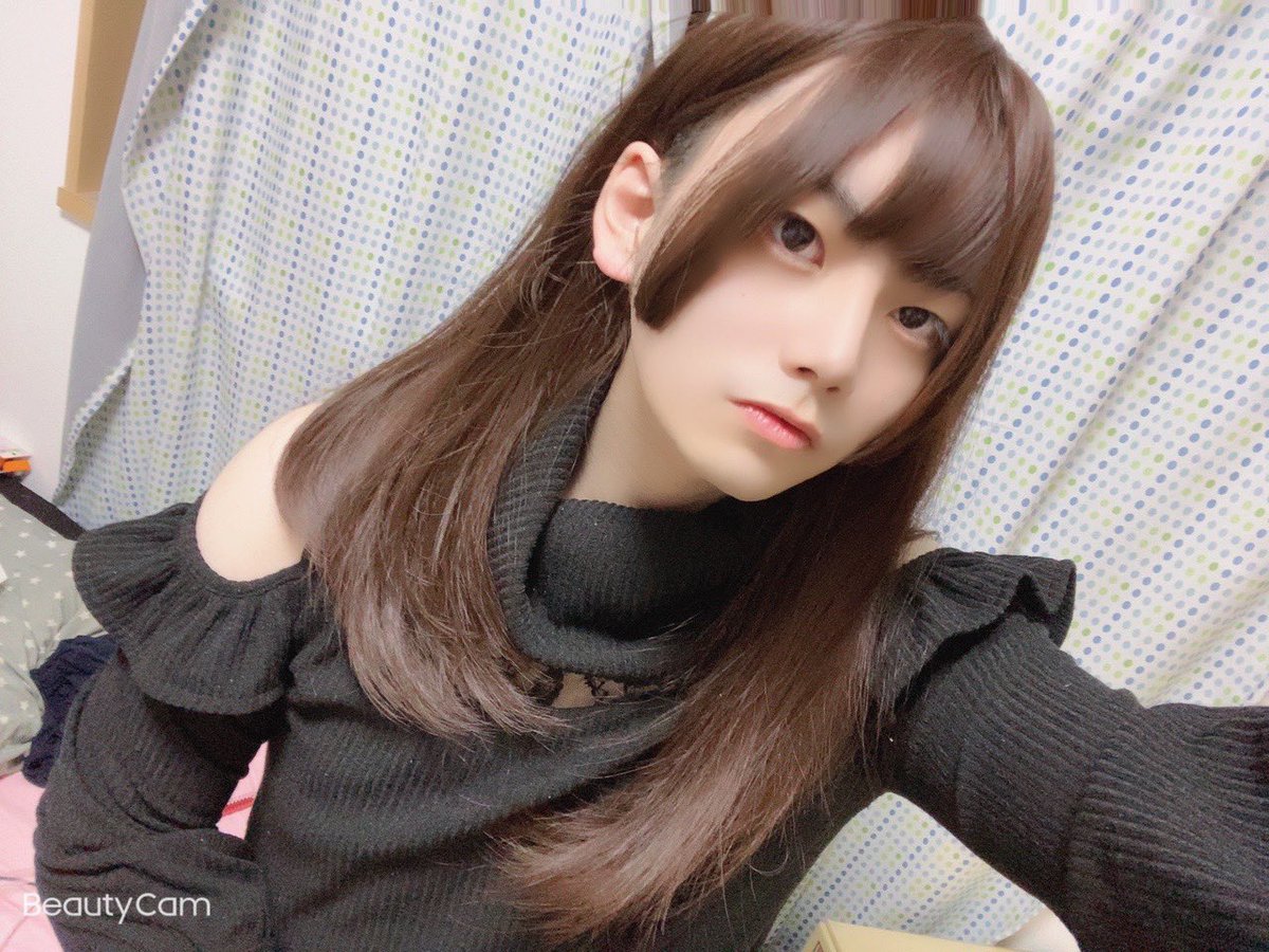 pd__ek's tweet photo. あざと顔、と思いたい https://t.co/4T9Lr83134