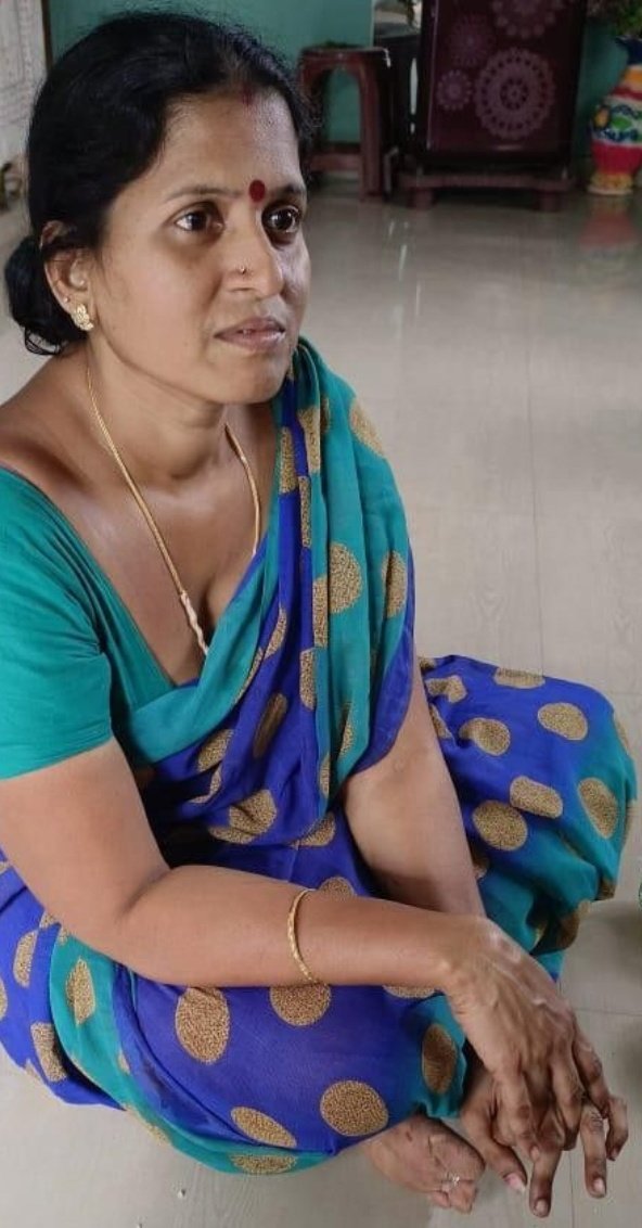 actress4Kres's tweet photo. deep ah irukkum pola cleavage! 🥵💦 https://t.co/Z2AxdhayfR