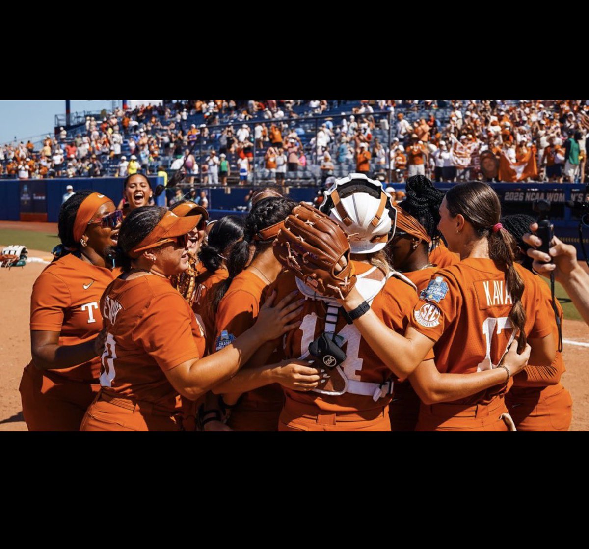 _HornsDaily's tweet photo. Game dayyyyyy! Let’s go @TexasSoftball 🤘🏻🤘🏻 https://t.co/SIY9HSlYWu