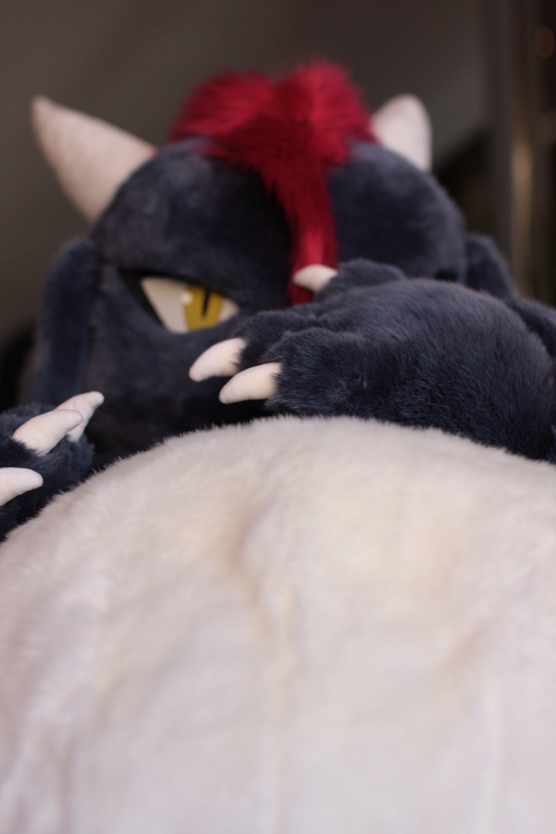 blast_dragoon's tweet photo. お腹の上にいるチビ…
旨そうだな
腹の足しにならなそうだけど
#FursuitFriday https://t.co/Kqwy7M2Kw3