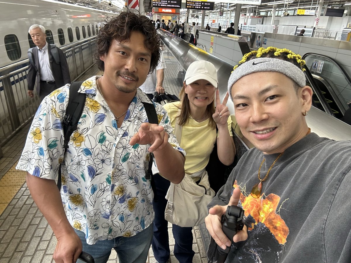 rie4921's tweet photo. 5.31ありがとうございました
超満員札止め✨
28日から合流し毎日２０時間は一緒に行動して数時間後に合流
作業しての日々
前々日には照明音響の打ち合わせ。中嶋選手は試合の為先に帰って
Ｋ-FORCEと
2人で夕飯
興行の事はまた振り返ります
#中嶋勝彦
 #K_FORCE https://t.co/87VbZehZ4w