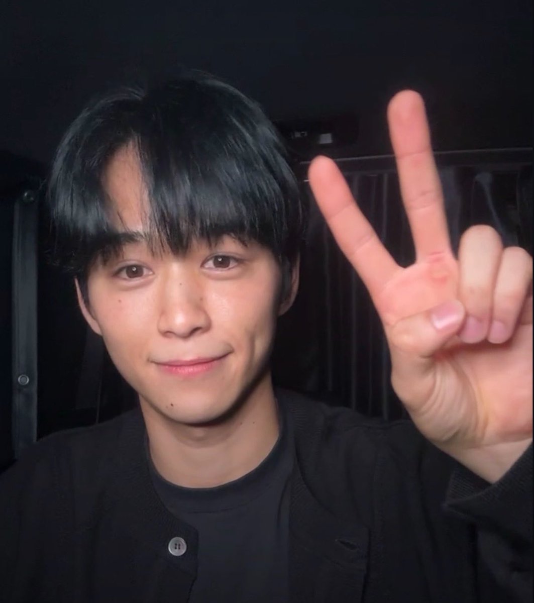 tk_go1099's tweet photo. 去年も今年もすっぴんインライしてくれてありがとう🎶🤍✨
しかも👦🏻も👦🏼も激かわ´т ‧̫ т ̀💘💫💭
改めて27歳おめでとー👑⟡.· https://t.co/NHlvZyGFIe