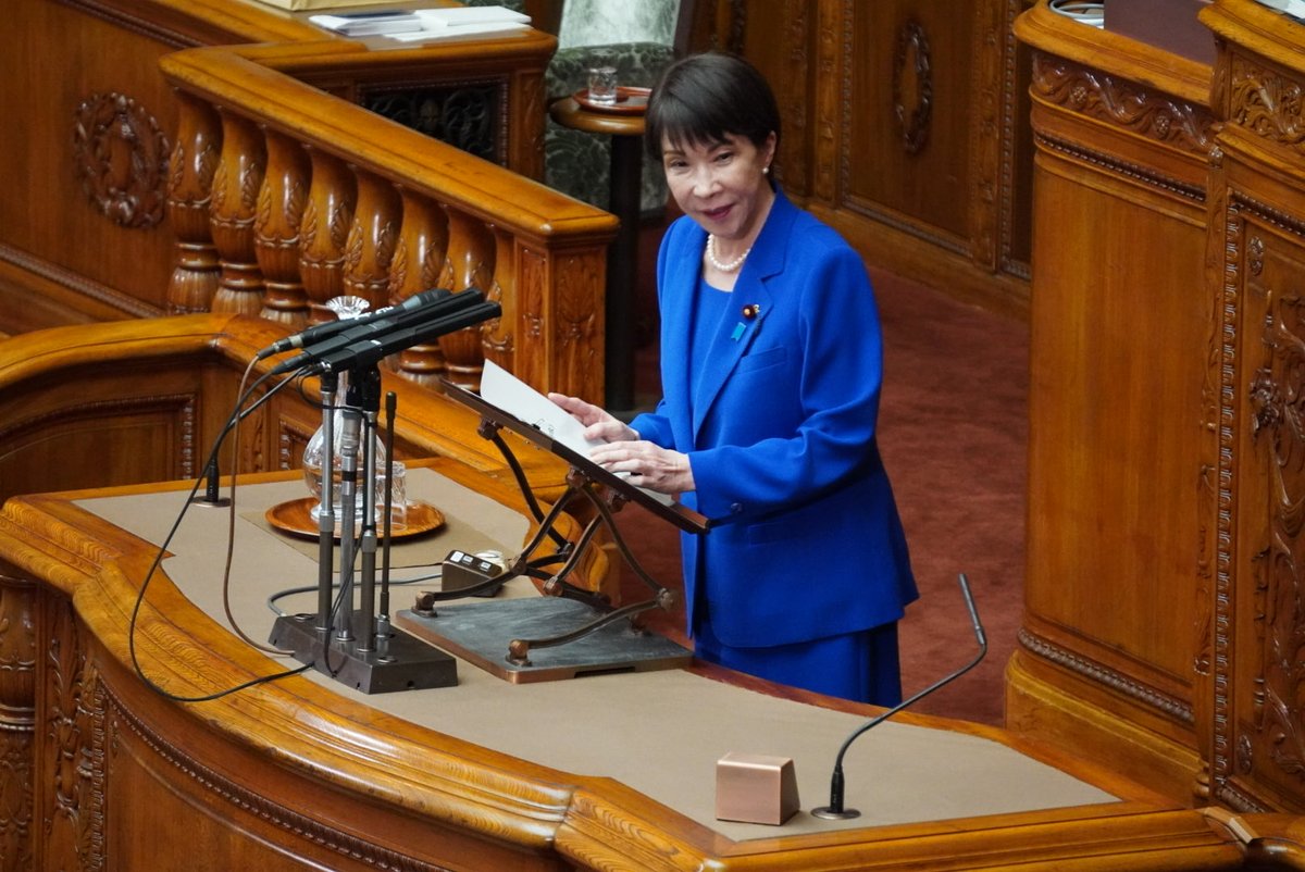 sayaohgi's tweet photo. 本日は憲法審査会、本会議と貴重な発言の機会を賜わりました。
驚くべきは本会議、補正予算の規模が小さすぎる事を指摘したのは我が党だけでした。
「拡張的な財政出動」を行わないのであれば、
それは紛れもなく「緊縮財政」です。
来週月曜日、決算委員会では、質疑のやり方を変えてみます。引き続き宜しくお願い申し上げます。

【国会中継】「なぜ減税しないのか？補正予算3兆円を総理に追及」参議院議員 塩入清香  国会質疑 令和8年6月3日 参政党 https://t.co/I1j7m0CjZB @YouTubeより