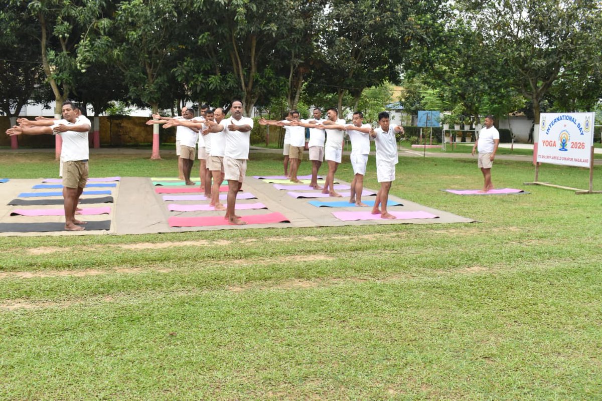 173Bn's tweet photo. "Yoga everyday  for healthy life." 173 BN CRPF https://t.co/64TNXDpRNc