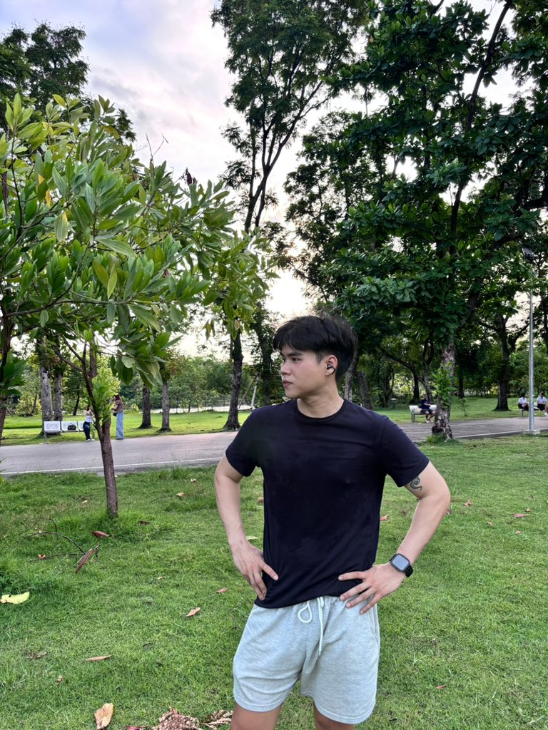 Pureker's tweet photo. เสื้อดำ https://t.co/mMHNMLMJtH