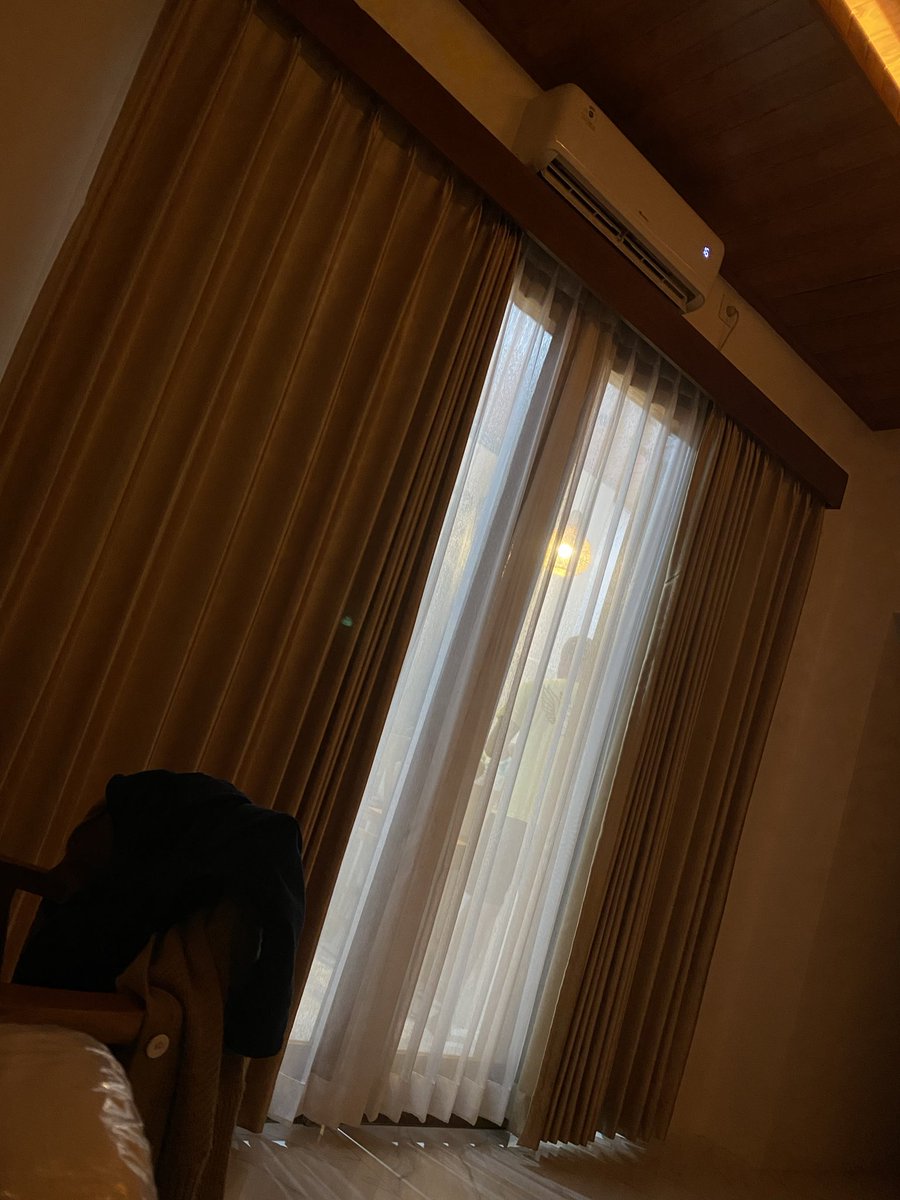 Diahsukmap's tweet photo. Staycation pertama di homestay, karena kamar lagi di renovasi https://t.co/t63dxnNGcT