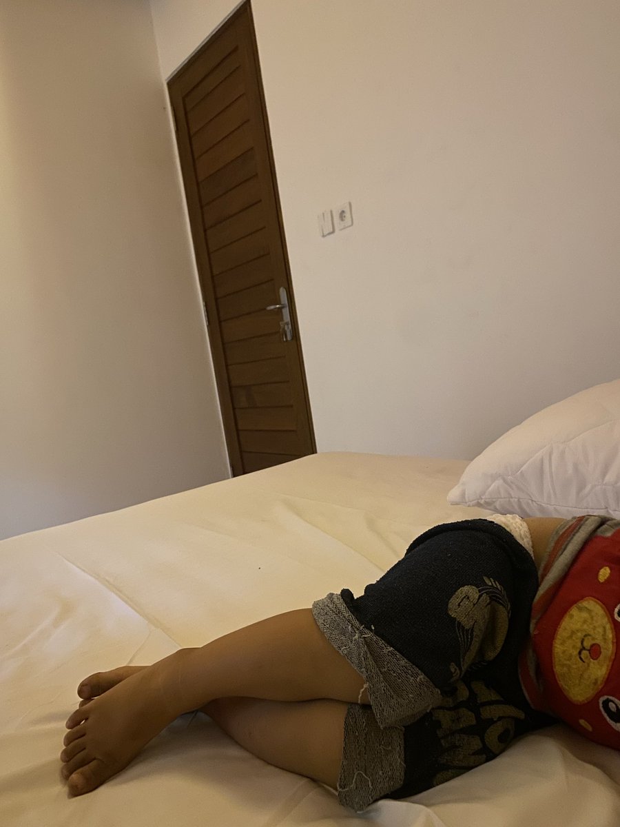 Diahsukmap's tweet photo. Staycation pertama di homestay, karena kamar lagi di renovasi https://t.co/t63dxnNGcT