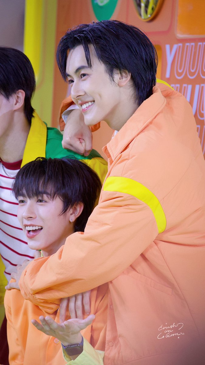 CrushOnGorn's tweet photo. กรอองรีทำไยน่ะ 👀🩷🩵
-
#SunlightxProxieปล่อยจอยมันส์เดย์
#SunlightxPROXIE
#PROXIEGorn #PROXIEOnglee https://t.co/sz459Np4m8