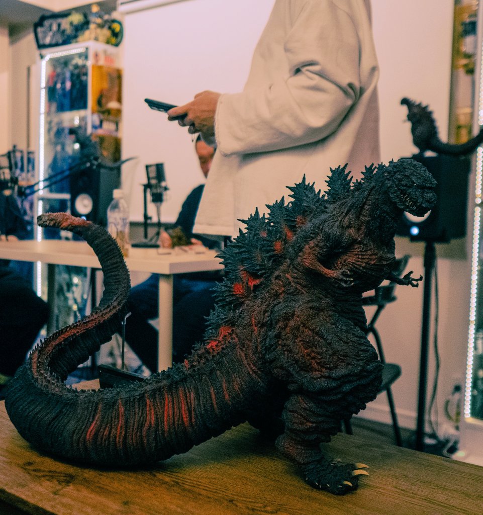 RAM_RIDER's tweet photo. ギガンティックシリーズ 
ゴジラ（2016）
ついに手に入れた！全高50cm！しっぽまで86cm！でかい！置く場所ない！かっこいい！でかい！置く場所ほんとうにない！満足！ほんとに置く場所な
#audiogalaxy https://t.co/SCTEx2uRlI