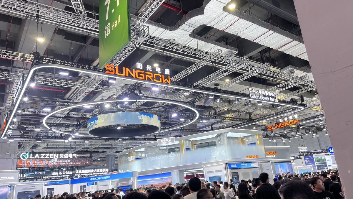 360estorage's tweet photo. SNEC·2026 光储展
阳光电源 SUNGROW 
“黑衣人🥷”不让拍照📷

"Men in black 🥷" wouldn't let us take photos 📷 https://t.co/QJneZ9Pi9n