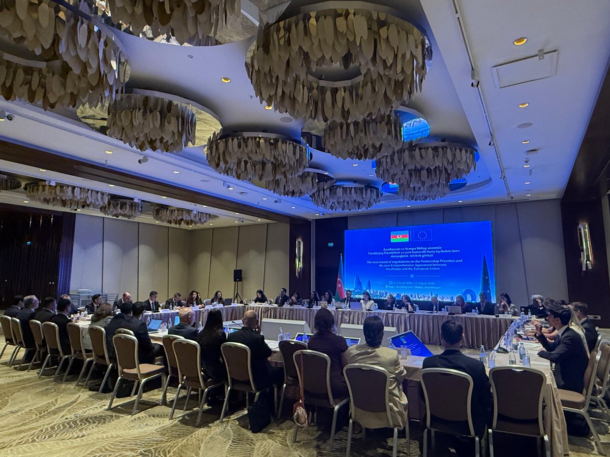 AzerbaijanMFA's tweet photo. Azərbaycan Respublikası ilə Avropa İttifaqı arasında yeni hərtərəfli saziş layihəsi və 2026-2030-cu illəri əhatə edən Tərəfdaşlıq Prioritetləri sənədi üzrə danışıqlara dair mətbuat məlumatı

⬇️⬇️⬇️

https://t.co/0ZLJaJnwbL https://t.co/JayPBQjtqt