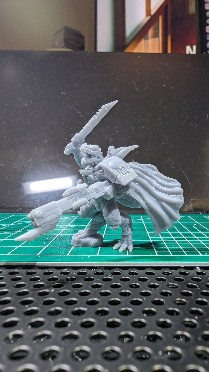 NoPaintRequired's tweet photo. @TAIFUCHU Get you some cool looking Minis on your nightstand to look cool, unpainted to look uncaring but cool, and a second mini to look obsessed but also unpainted to look uncaring but also cool https://t.co/uQFxQmNZRY
