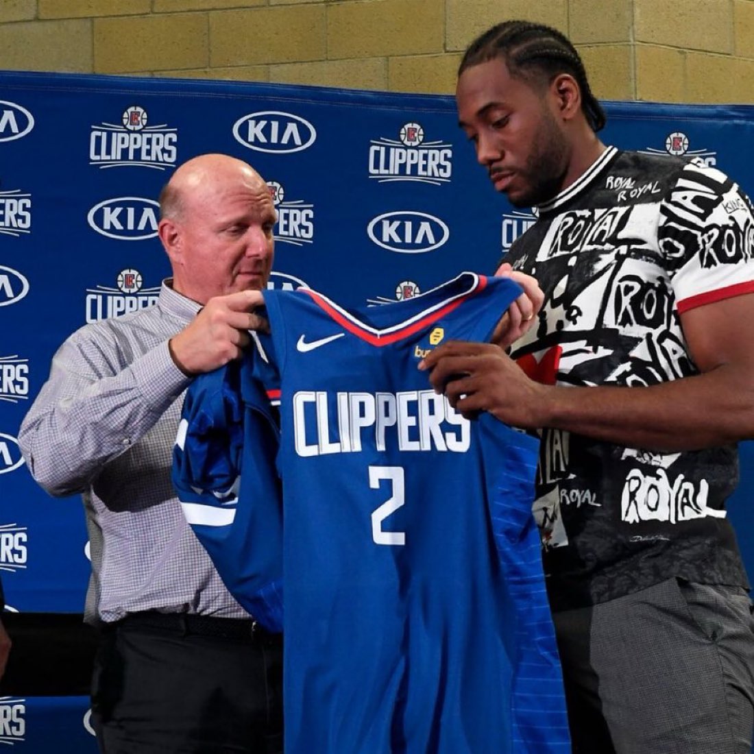 Fullcourtpass's tweet photo. There is skepticism that Steve Ballmer is truly willing to trade Kawhi Leonard, per @TheAthletic 

(https://t.co/VzIYwbtUXi) https://t.co/c0xEiborI0