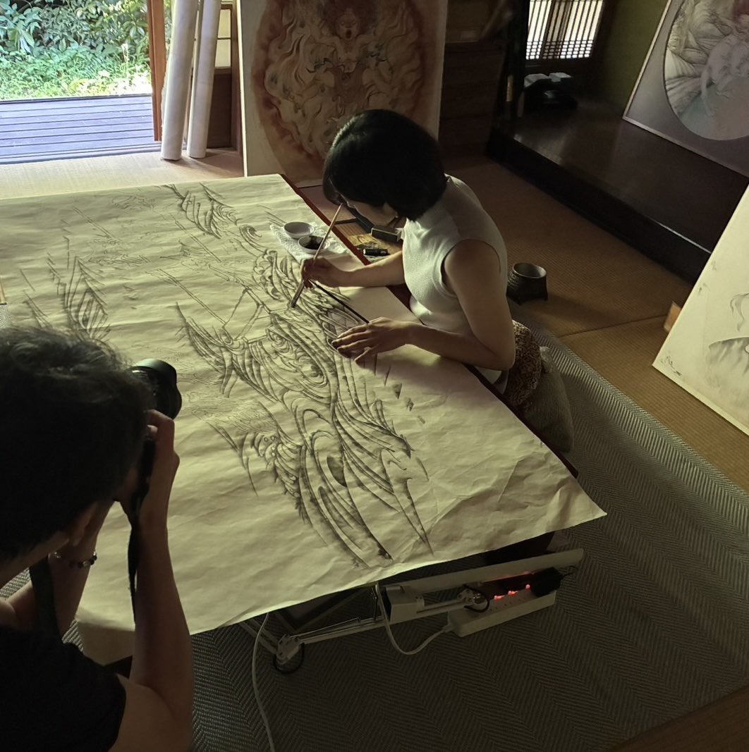 hattoori2's tweet photo. 先日、この夏に開催頂きます高島屋個展の取材を頂きました❗️

タカシマヤカード《ゴールド》会員様・外商顧客様向けの会報誌、『タカシマヤサロン』8月号へご掲載頂きます。
発行部数なんと38万部とのこと😳どひゃー

素敵な記事にして頂けること間違いなしです。どうぞお楽しみにお待ち下さいませ。 https://t.co/oqtKSGpZbF
