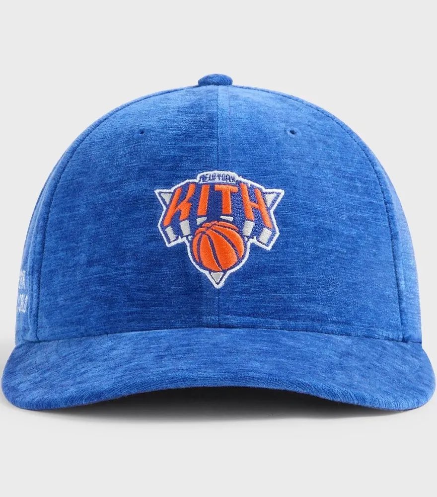 goatcollect's tweet photo. Taking the Knicks logo and reworking it with KITH on it and then seeing fans in The Garden wearing it, it is just culturally off.

Who are the fans representing?

KITH or the Knicks?

Someone needs to stop this garbage. https://t.co/b5SyT4Tbue