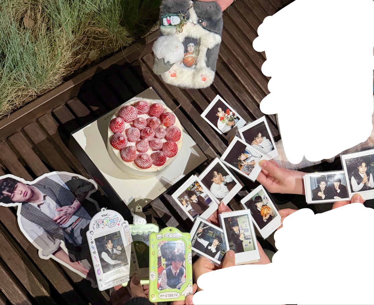 Yexn_du's tweet photo. 기택이와 택프들 덕분에 마지막까지 즐겁고 행복한 생일🎂🍀💞 https://t.co/uJJ6hhkXA2