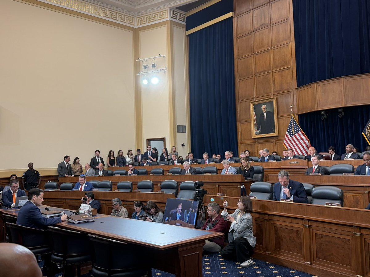 RepMariaSalazar's tweet photo. At today’s House Foreign Affairs Committee hearing with @SecRubio 

A lot at stake for our hemisphere, and for those fighting for freedom in Cuba, Venezuela, Colombia and beyond. https://t.co/5UQvhzRKUq