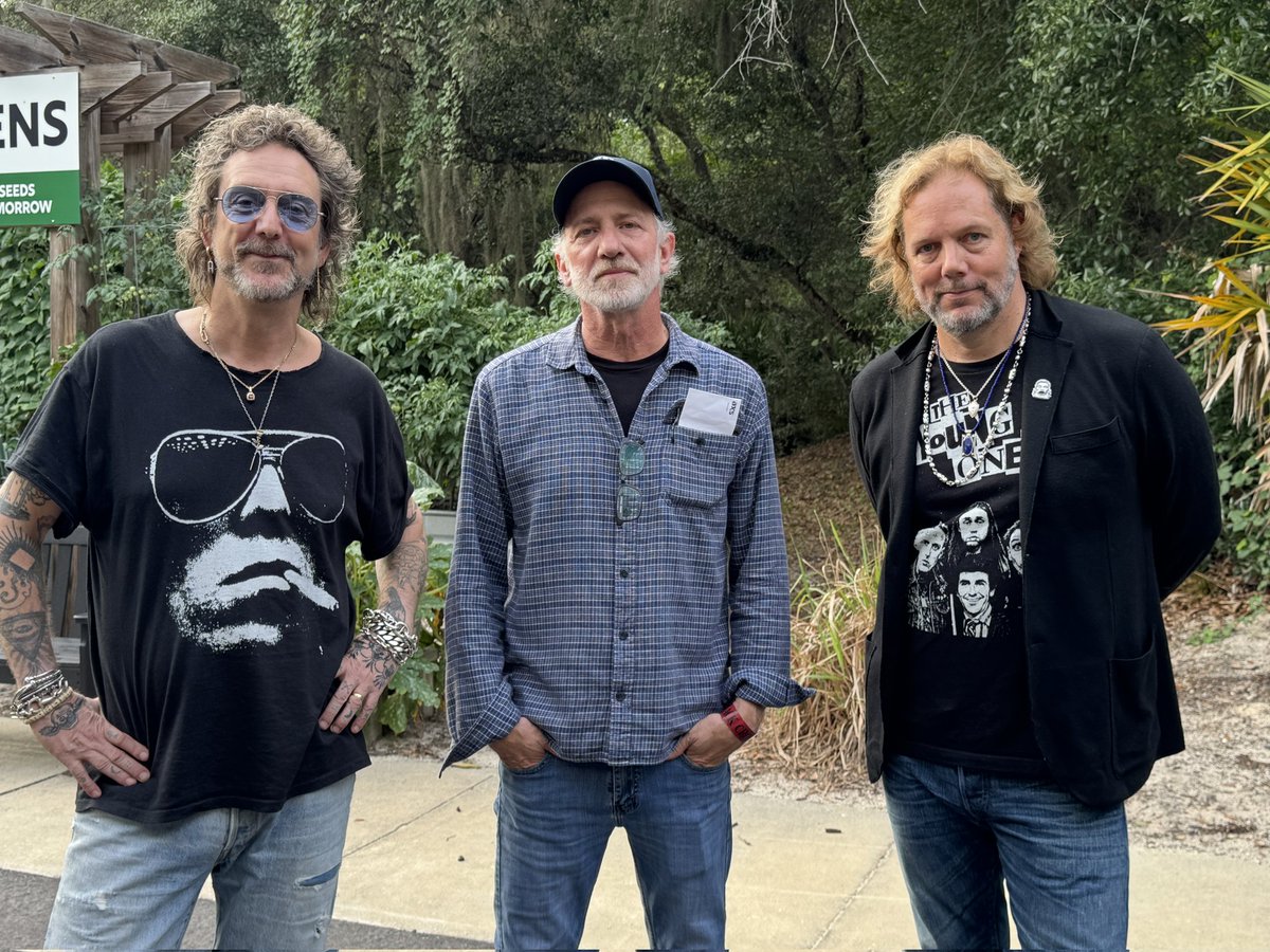 JamesCalemine's tweet photo. Yesterday in Saint Augustine, Florida, with the @theblackcrowes . Thanks to Chris, Rich and Chad for the hospitality. Crowe Mafia...
https://t.co/GHJYeTSzkx https://t.co/9btZO3OjyG