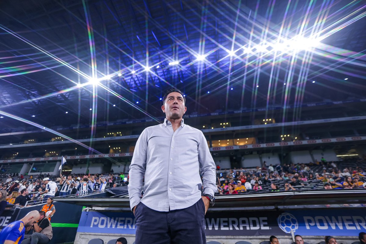 RafaDato2's tweet photo. Carlos Emilio González, nuevo Presidente, ratificó a Pedro Martínez Losa como técnico de Tigres Femenil.

El español comandará a ‘Las Amazonas’ para el Campeón de Campeones y el Apertura 2026 https://t.co/md9EaD88qx