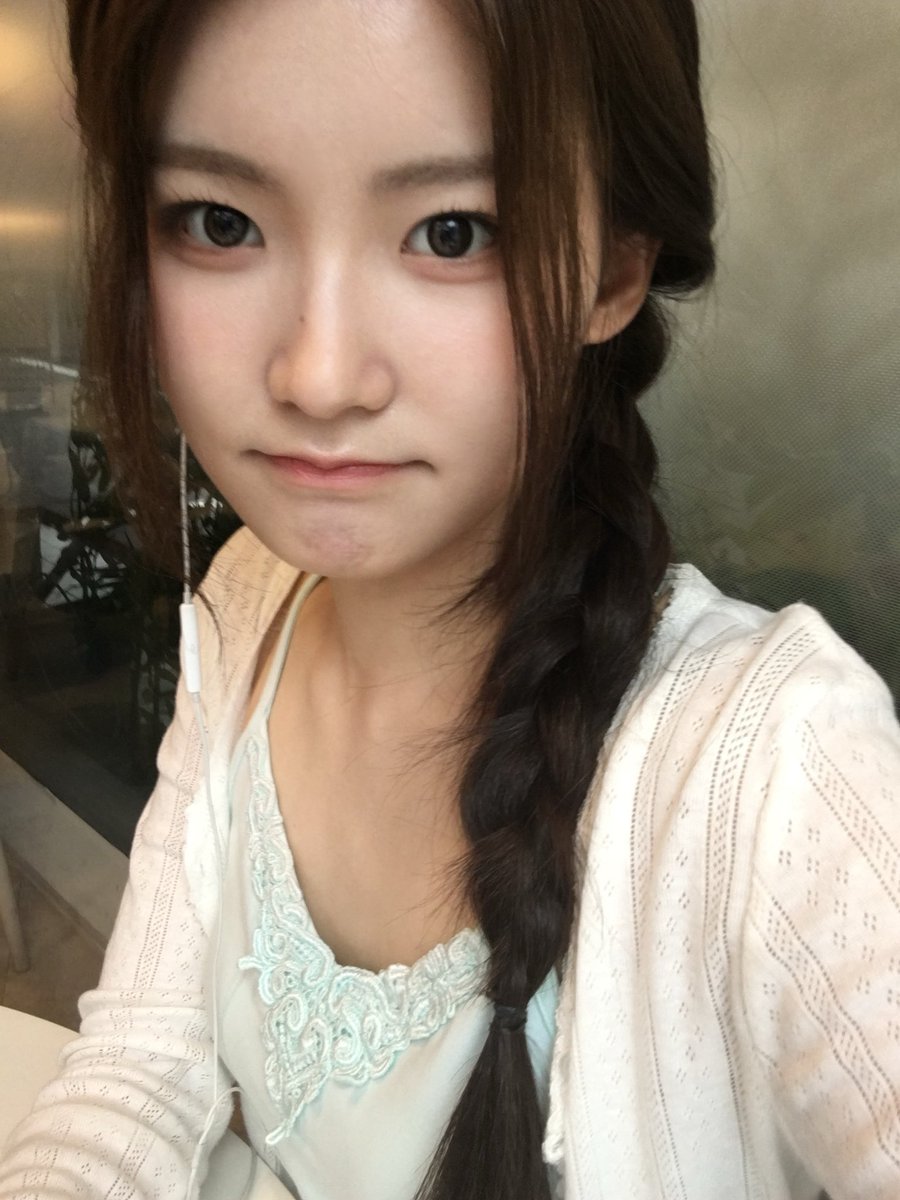 ddudaenge's tweet photo. 예뽀나아아앙 🫪 https://t.co/991Wz3MQKs