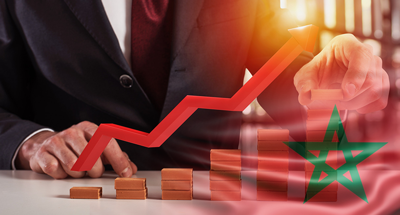 makemorocco's tweet photo. 🔴INFO ÉCONOMIE📊🇲🇦 

L'OCDE anticipe une forte accélération de l'économie marocaine en 2026, stimulée par le rebond agricole, la demande intérieure et les grands investissements publics, malgré une facture énergétique mondiale sous pression : 

📈5,0 % de croissance du PIB prévue en 2026. 
🌾+15 % de production agricole grâce aux précipitations exceptionnelles. 
📉3,2 % d'inflation attendue face au choc énergétique importé.