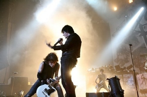 hourly frerard tweet media
