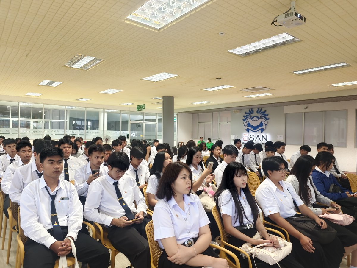 UBULibrary's tweet photo. ยินดีต้อนรับสู่ครอบครัว UBU ขอให้วันนี้เป็นวันที่ดีของทุกคนนะคะ #UBUlibrary #กันเกราช่อที่39 https://t.co/o8DGsv20jQ